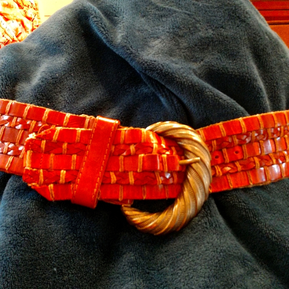 Women's woven leather belt